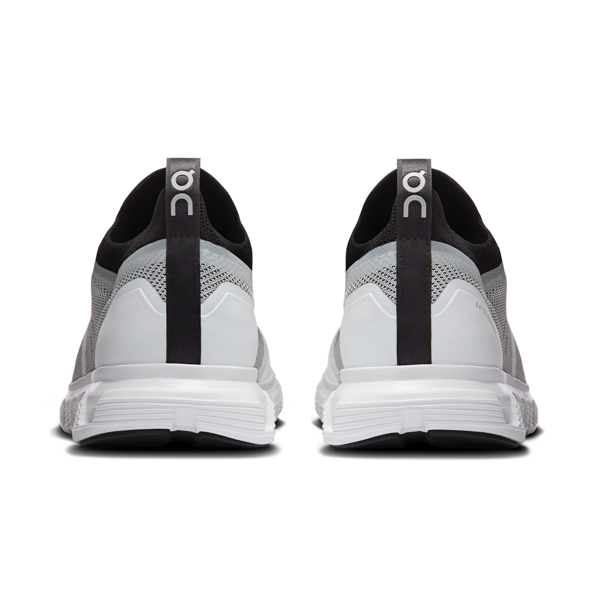 On Running Men's Cloud 6 Versa Shoes - White / Black
