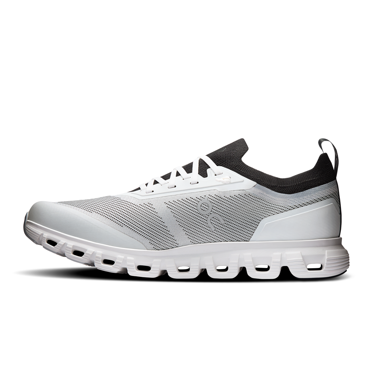 On Running Men's Cloud 6 Versa Shoes - White / Black