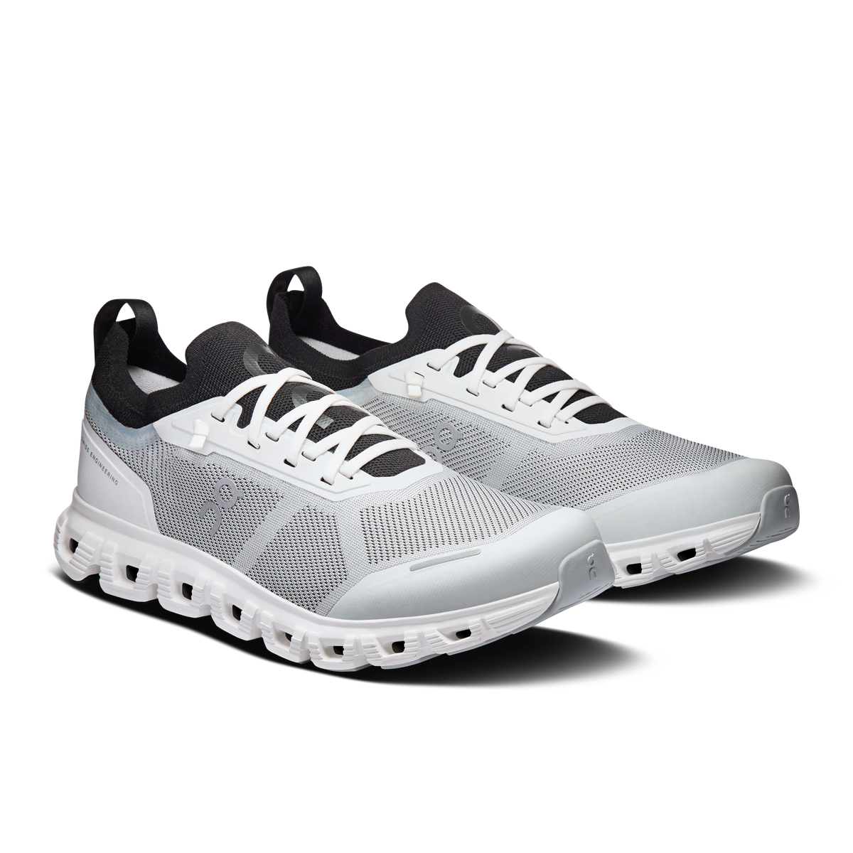 On Running Men's Cloud 6 Versa Shoes - White / Black